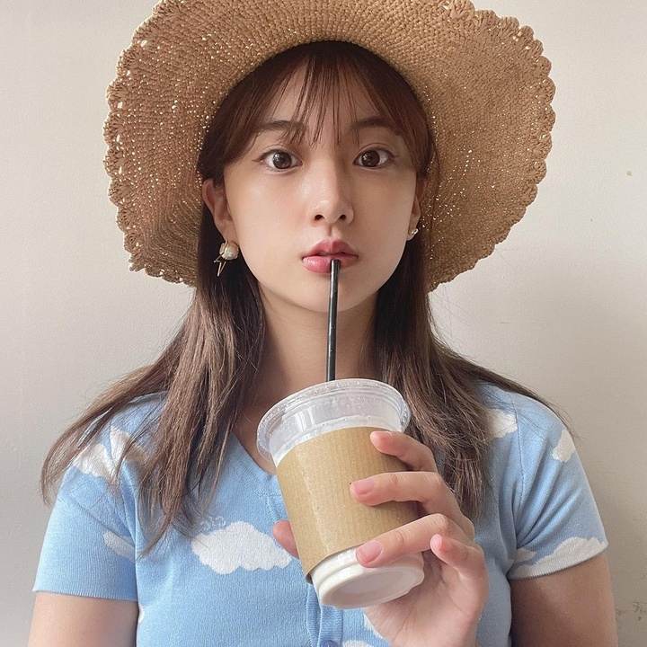 Hitomi.jpg