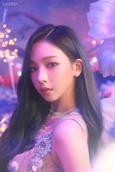 ファイル:KARINA.jpg