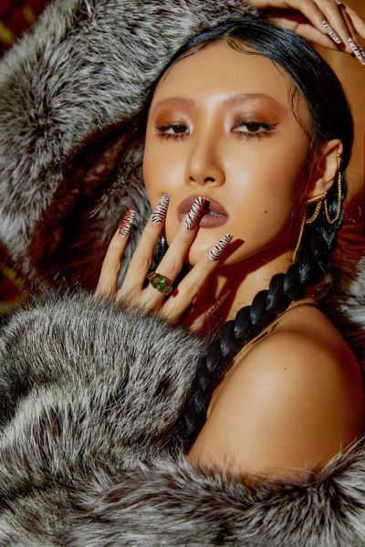 ファイル:Hwasa.jpg