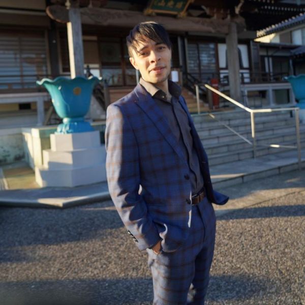 ファイル:Lindo Korchi.jpg